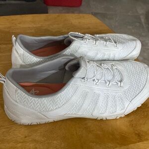 White athletech sneakers @WA
